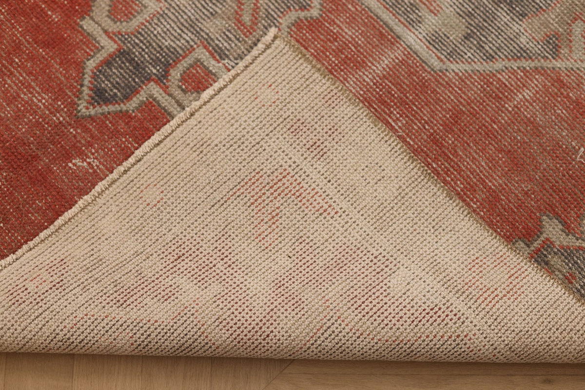 Vintage Nevşehir Turkish Area Rug 4x8 ft — Red & Beige Distressed