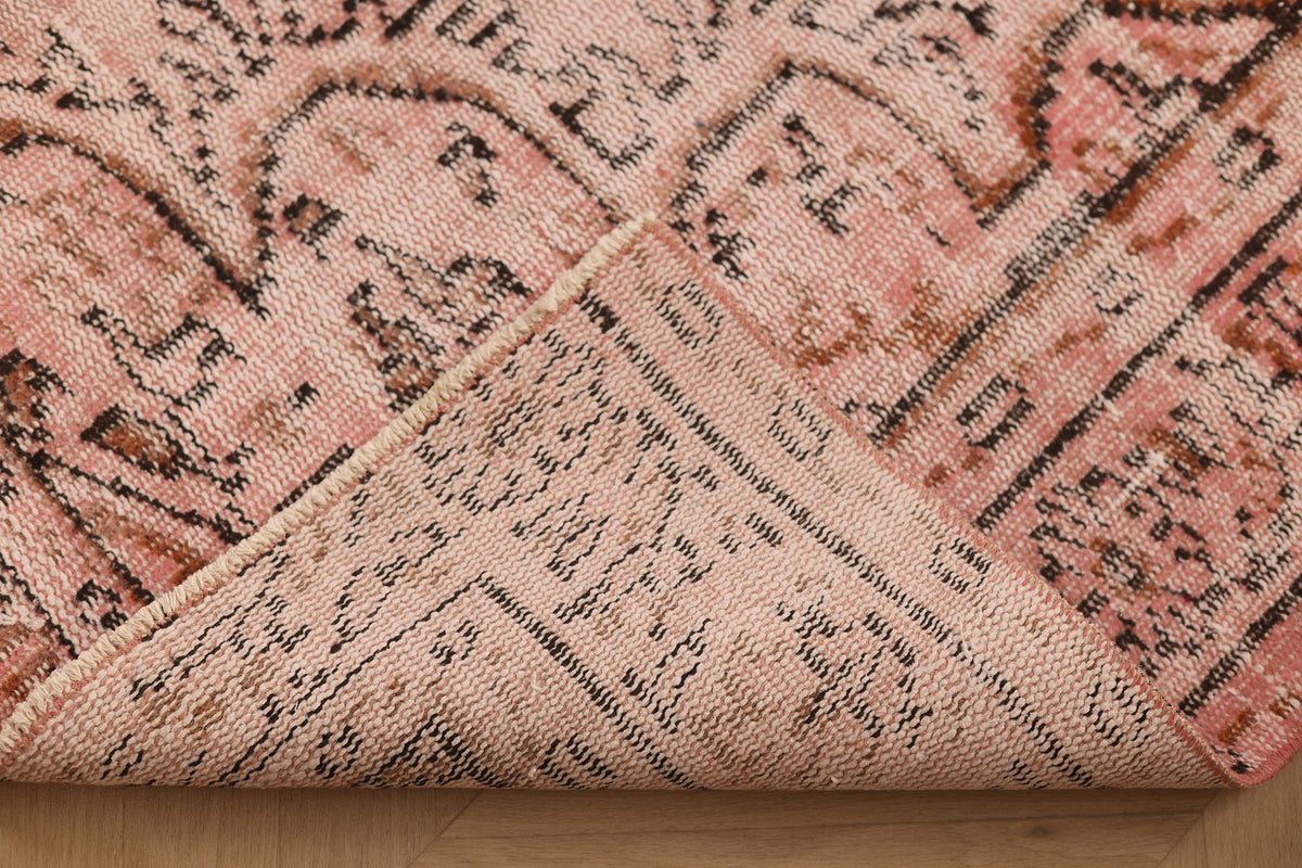 Vintage Isparta Turkish Area Rug 5x8 ft — Pink & Beige Floral