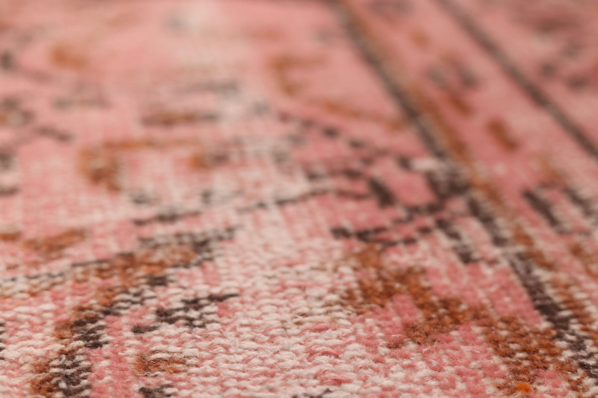 Vintage Isparta Turkish Area Rug 5x8 ft — Pink & Beige Floral