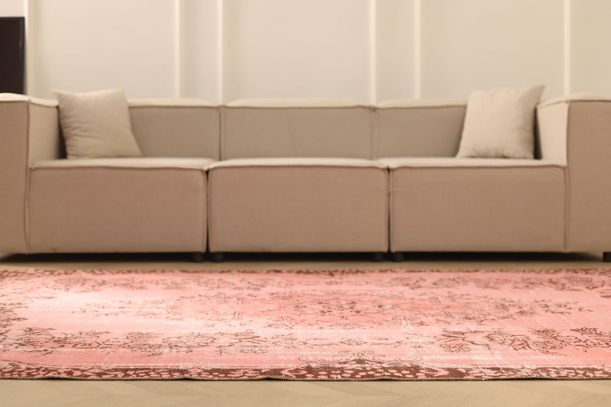 Vintage Isparta Turkish Area Rug 5x9 ft — Pink & Red Floral
