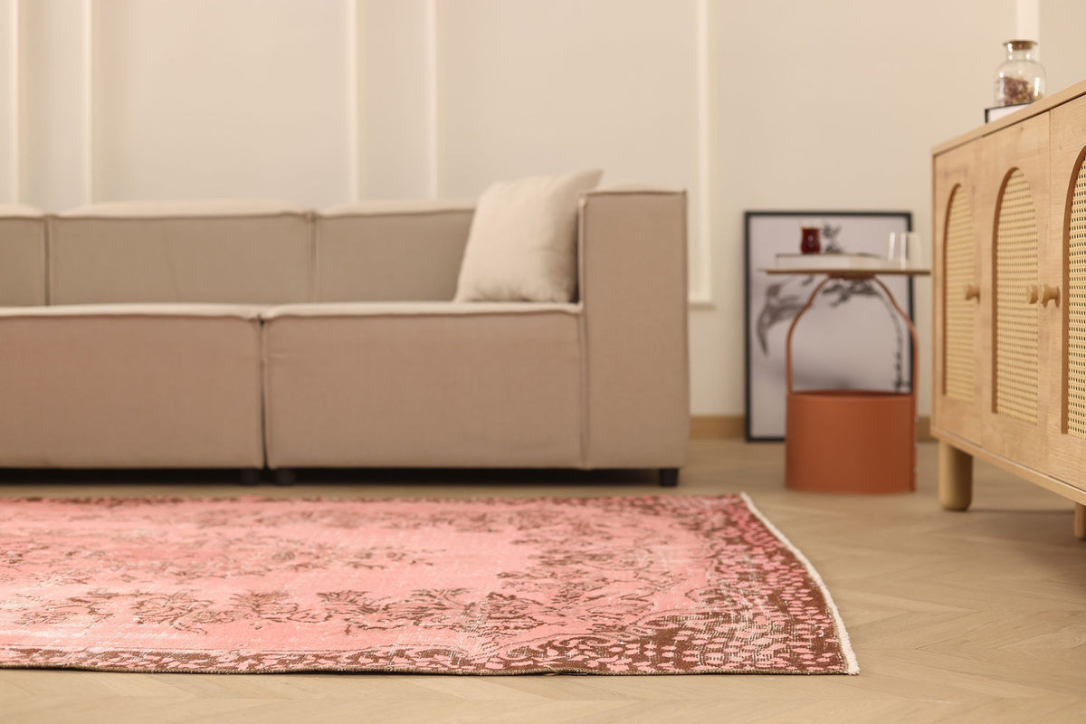 Vintage Isparta Turkish Area Rug 5x9 ft — Pink & Red Floral