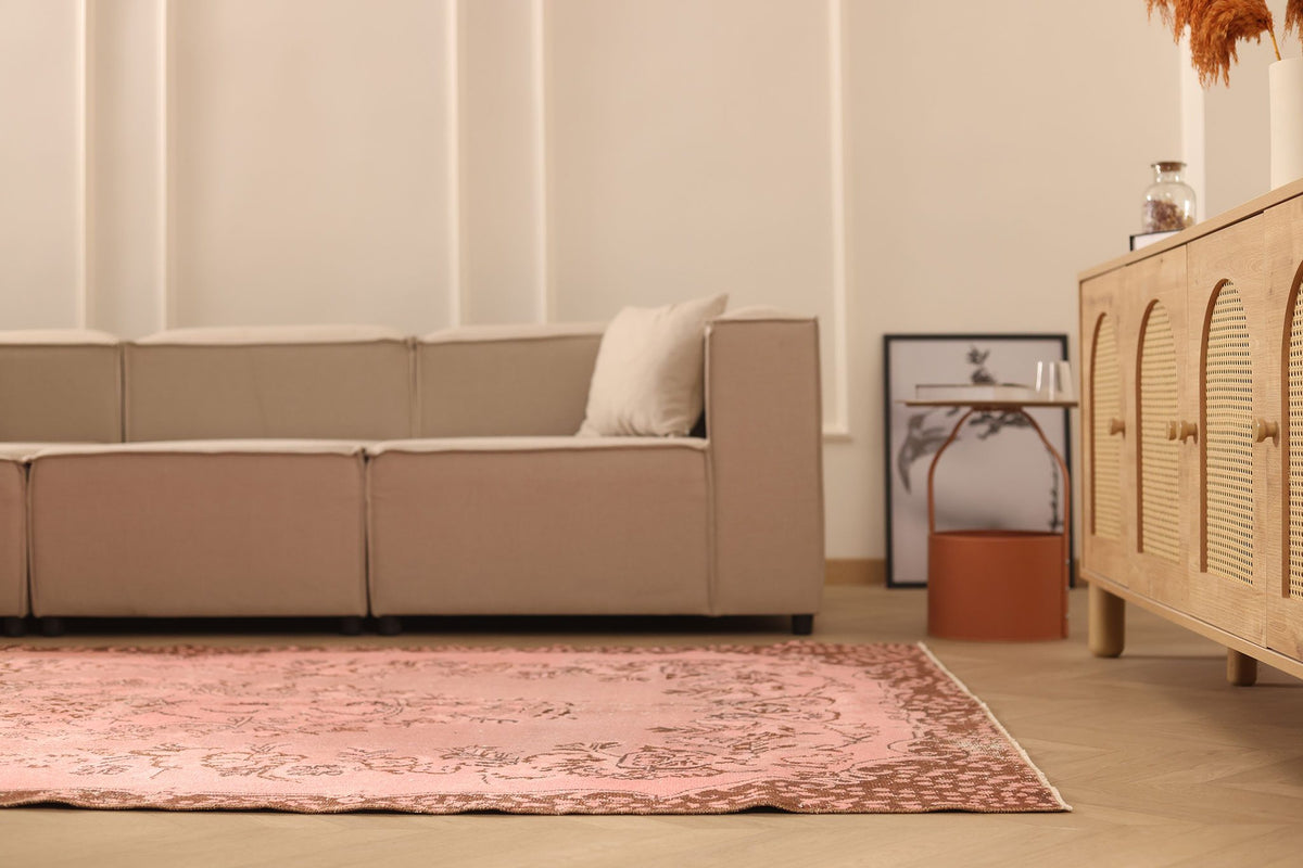Vintage Isparta Turkish Area Rug 6x10 ft — Pink & Brown Floral
