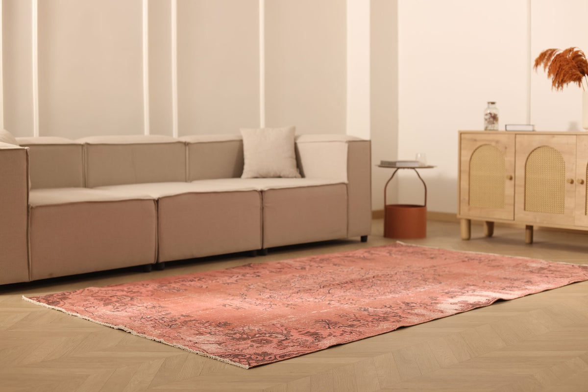 Vintage Isparta Turkish Area Rug 5x9 ft — Red & Pink Floral