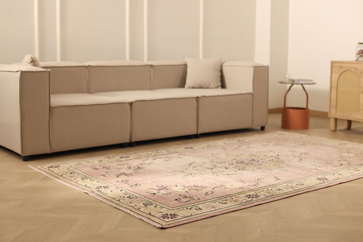 Vintage Isparta Turkish Area Rug 5x9 ft — Pink & Beige Floral