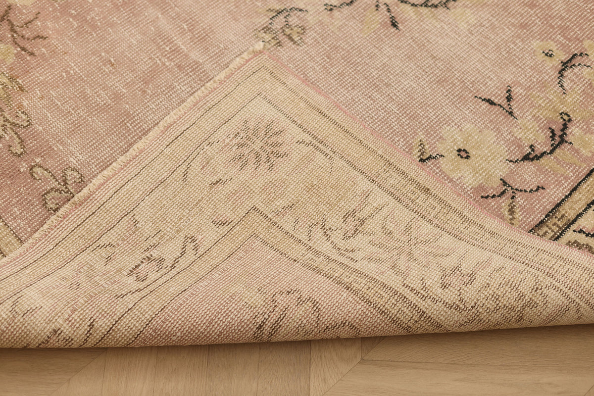 Vintage Isparta Turkish Area Rug 5x9 ft — Pink & Beige Floral