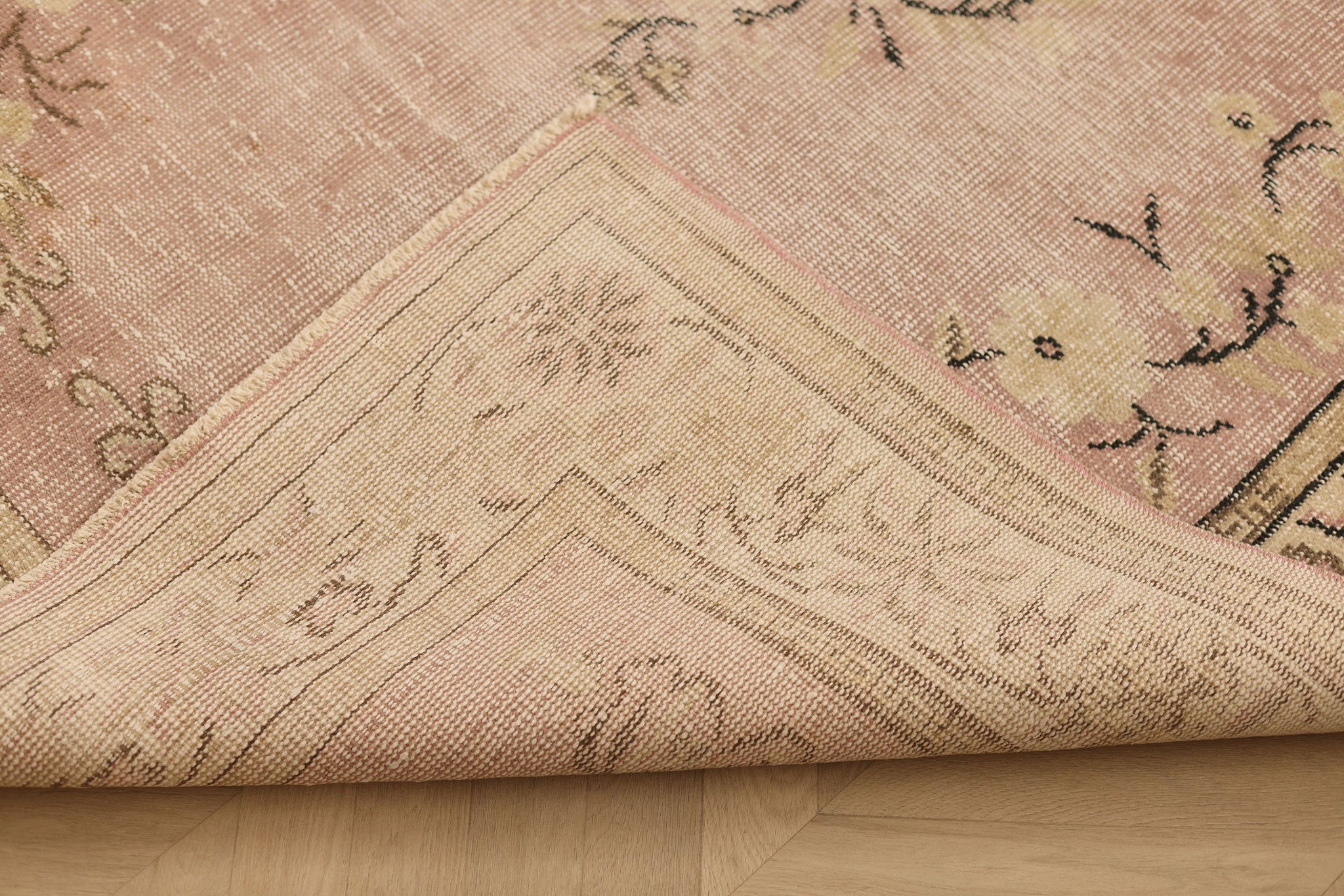 Vintage Isparta Turkish Area Rug 5x9 ft — Pink & Beige Floral