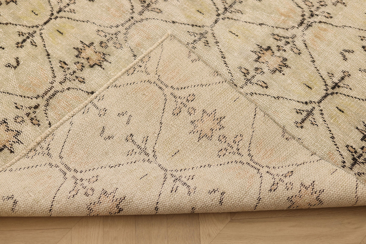 Vintage Manisa Turkish Area Rug 5x7 ft — Beige & Gray Geometric