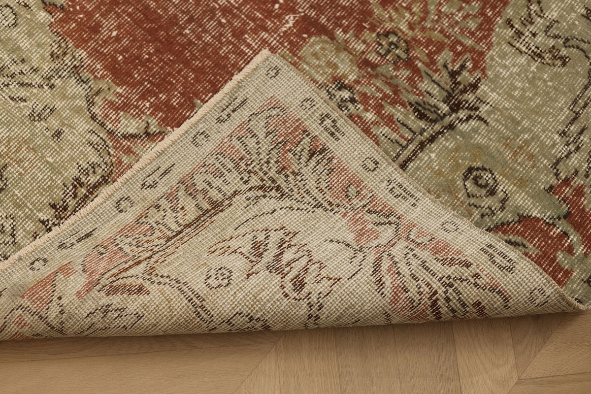 Vintage Isparta Turkish Area Rug 3x8 ft — Red & Beige Floral