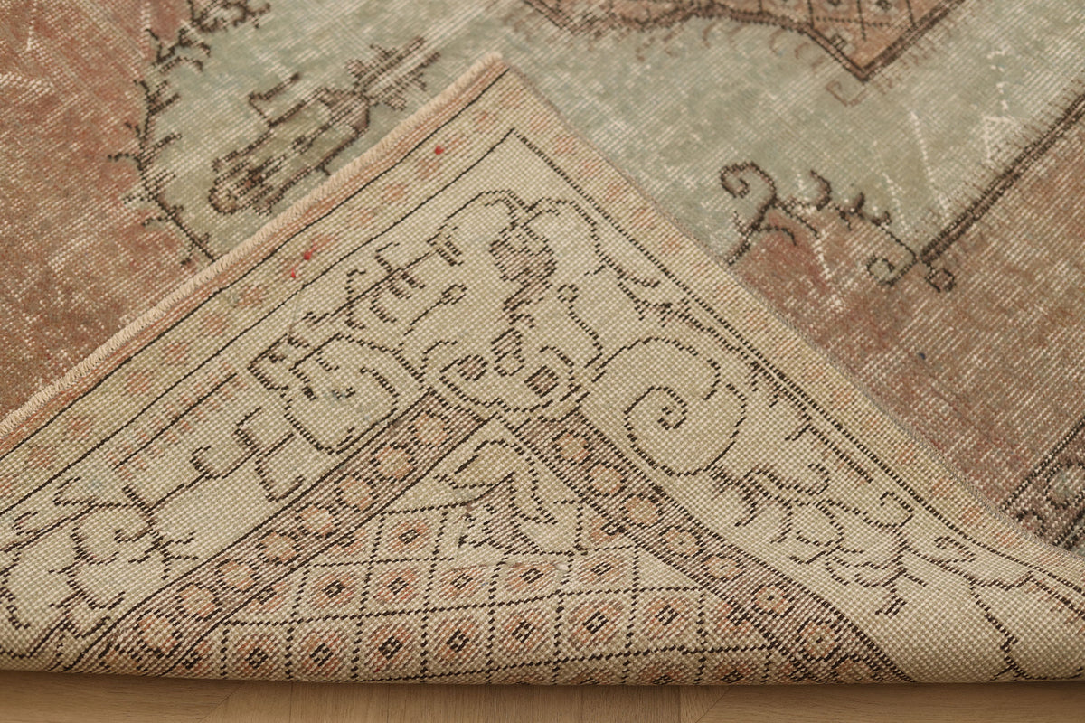Vintage Isparta Turkish Area Rug 5x9 ft — Pink & Gray Geometric