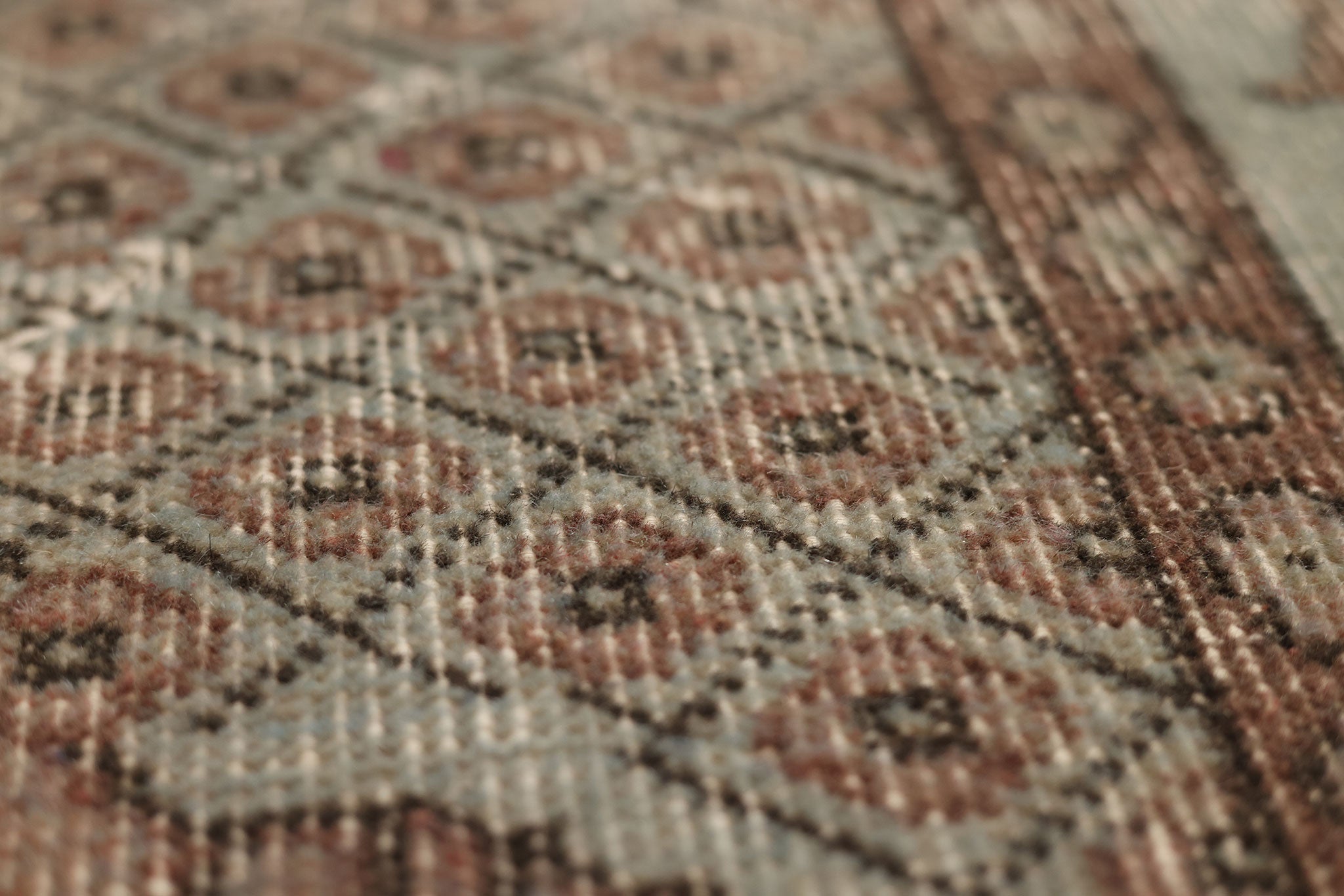 Vintage Isparta Turkish Area Rug 5x9 ft — Pink & Gray Geometric