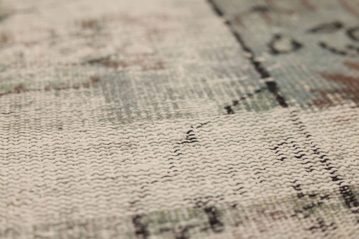 Vintage Manisa Turkish Area Rug 5x7 ft — Gray & White Distressed