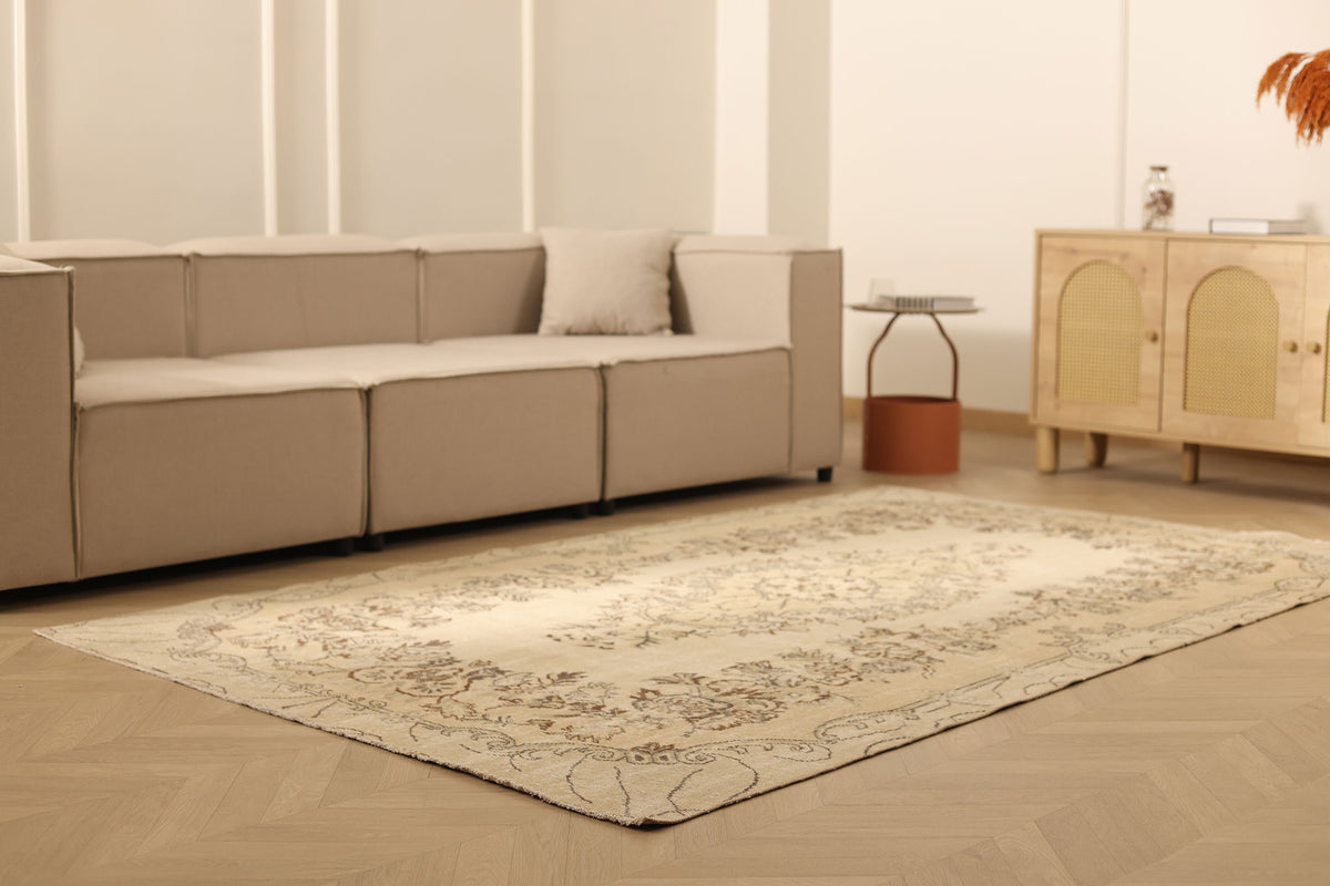 Vintage Isparta Turkish Area Rug 5x9 ft — Beige & Brown Floral (No. 53873)