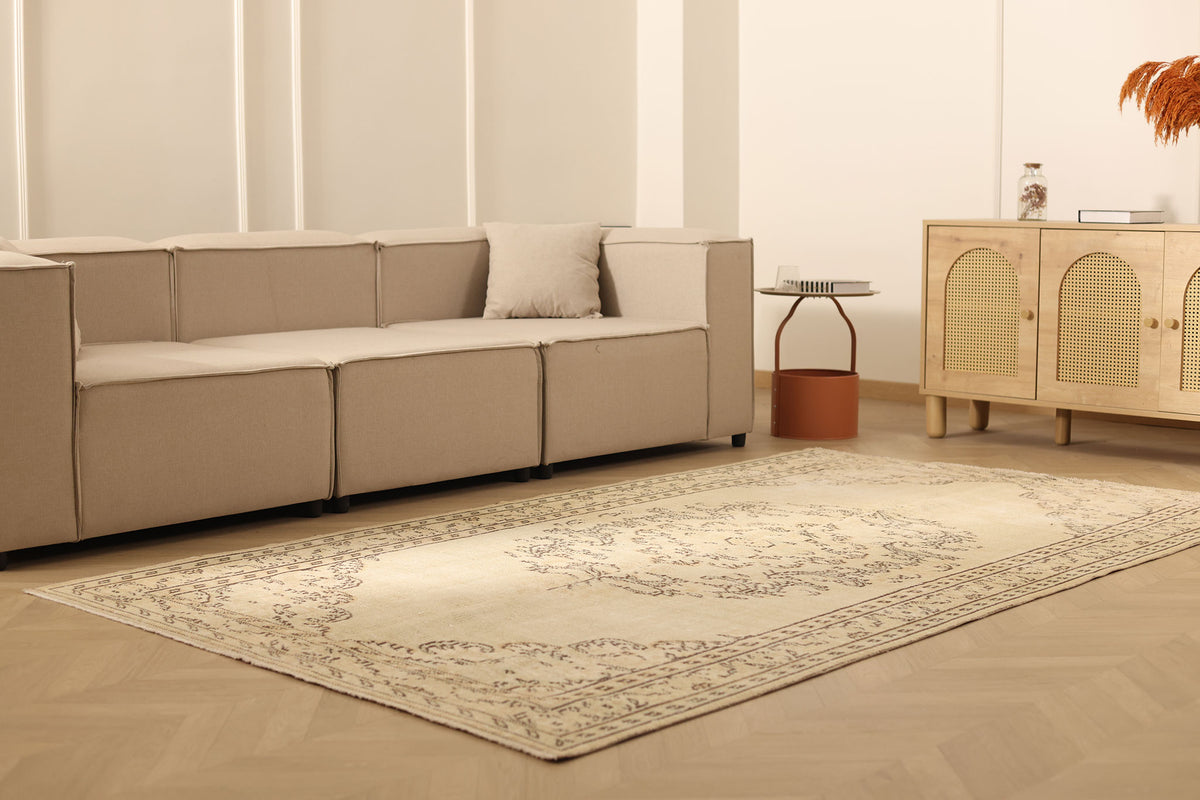 Vintage Manisa Turkish Area Rug 5x9 ft — Beige & Gray Floral