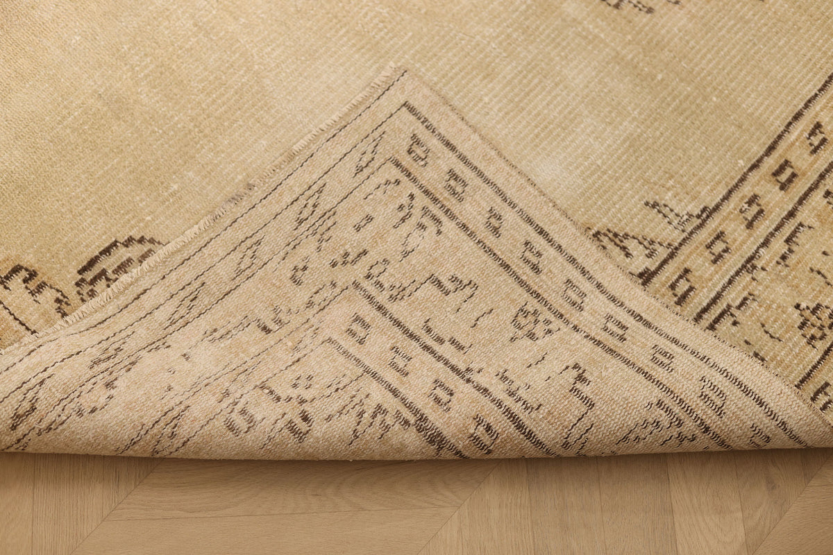 Vintage Manisa Turkish Area Rug 5x9 ft — Beige & Gray Floral