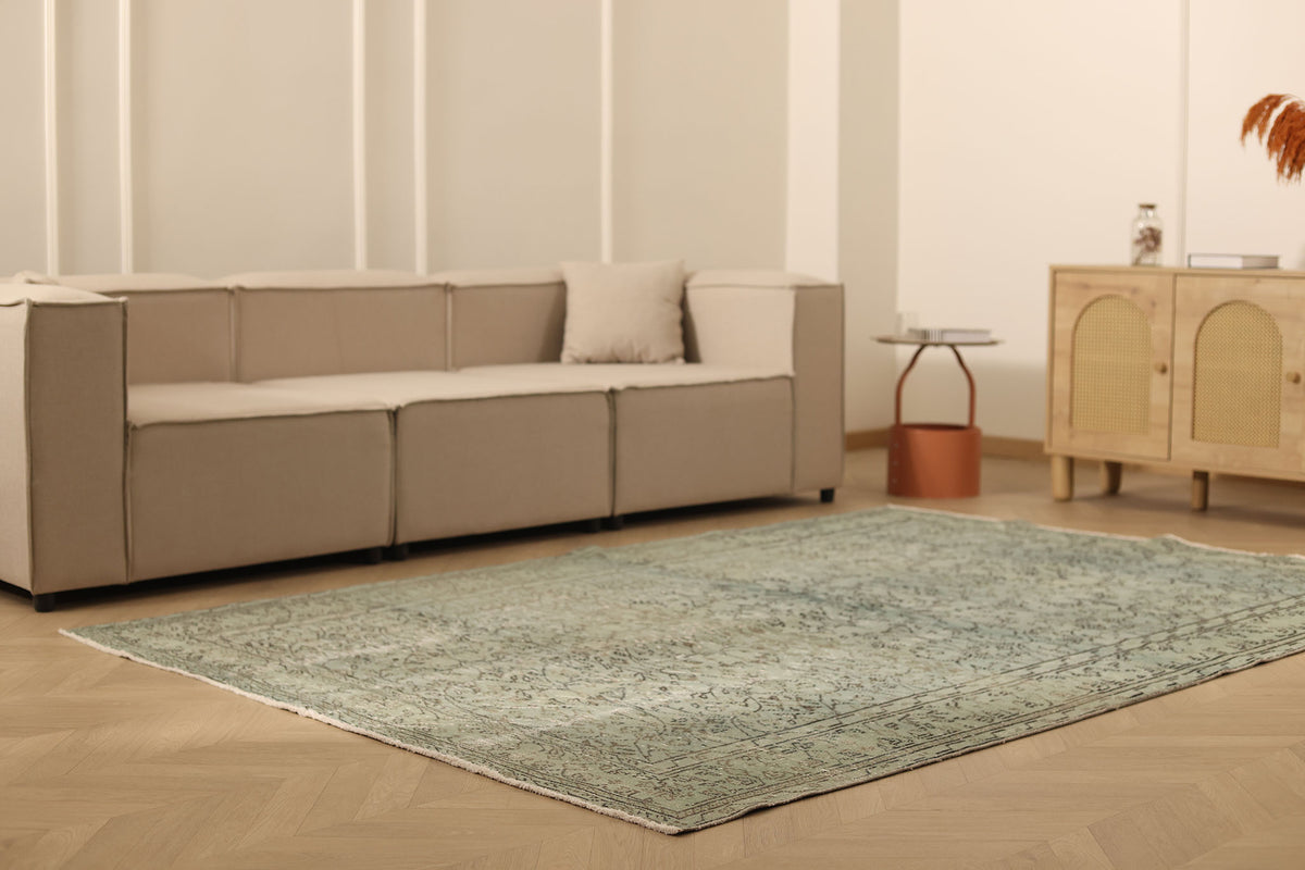 Vintage Manisa Turkish Area Rug 6x9 ft — Gray & Beige Floral