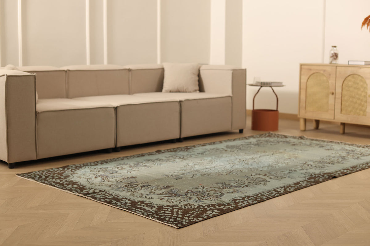 Vintage Isparta Turkish Area Rug 5x7 ft — Gray & Brown Floral