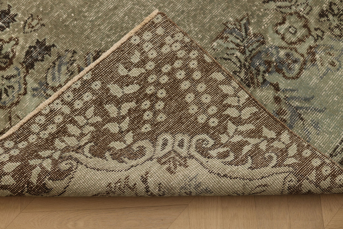 Vintage Isparta Turkish Area Rug 5x7 ft — Gray & Brown Floral