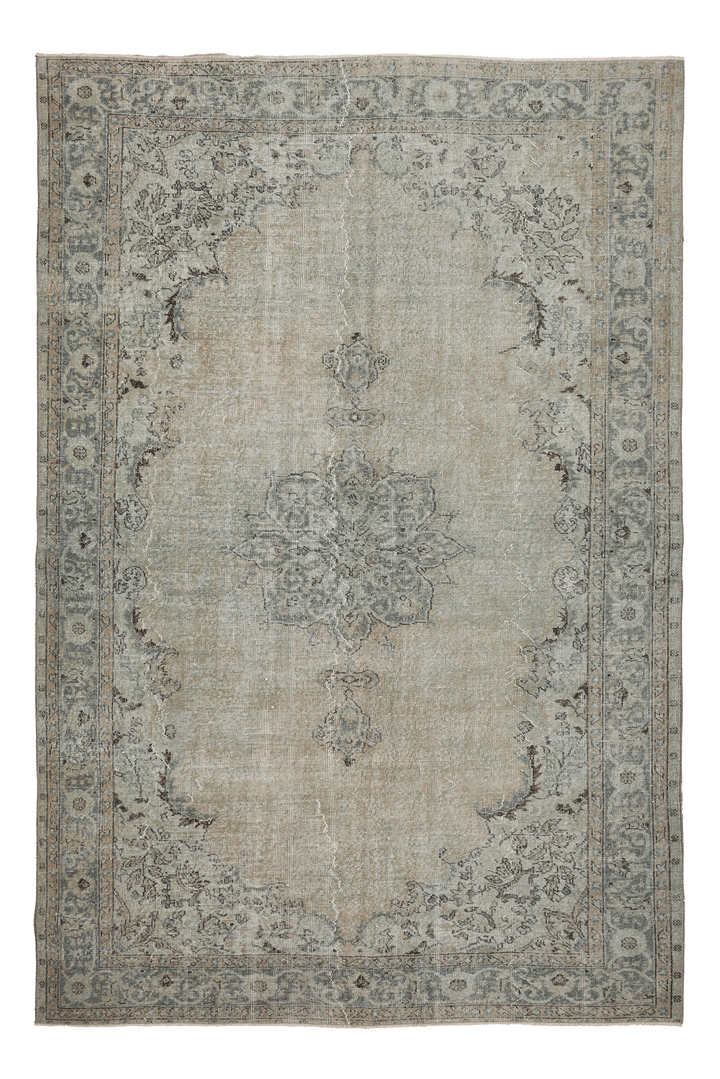 Vintage Isparta Turkish Area Rug 6x10 ft — Beige & Gray Floral (No. 53919)