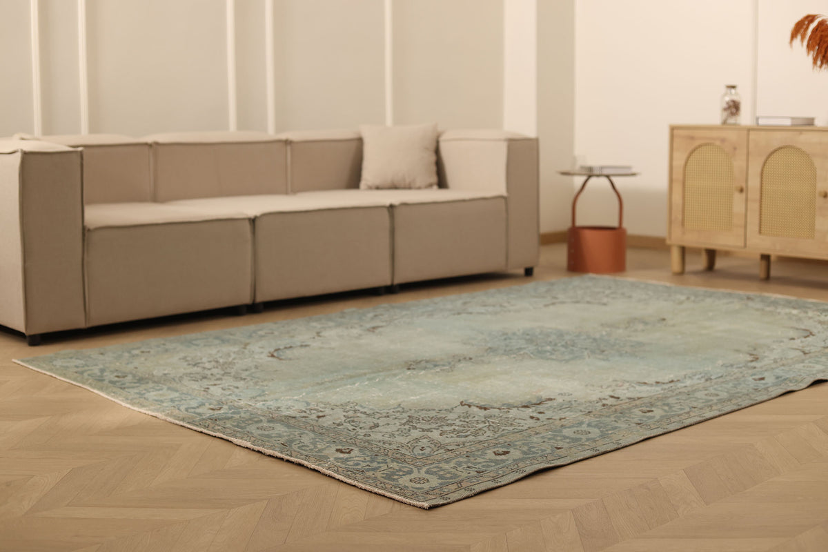Vintage Isparta Turkish Area Rug 6x10 ft — Beige & Gray Floral (No. 53919)