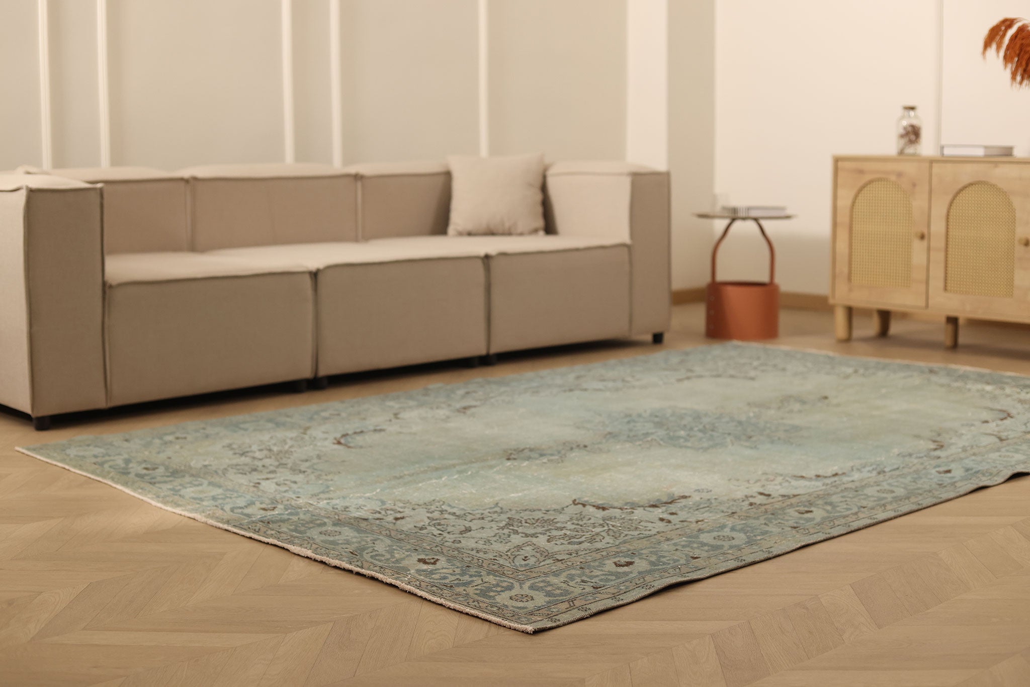 Vintage Isparta Turkish Area Rug 6x10 ft — Beige & Gray Floral (No. 53919)