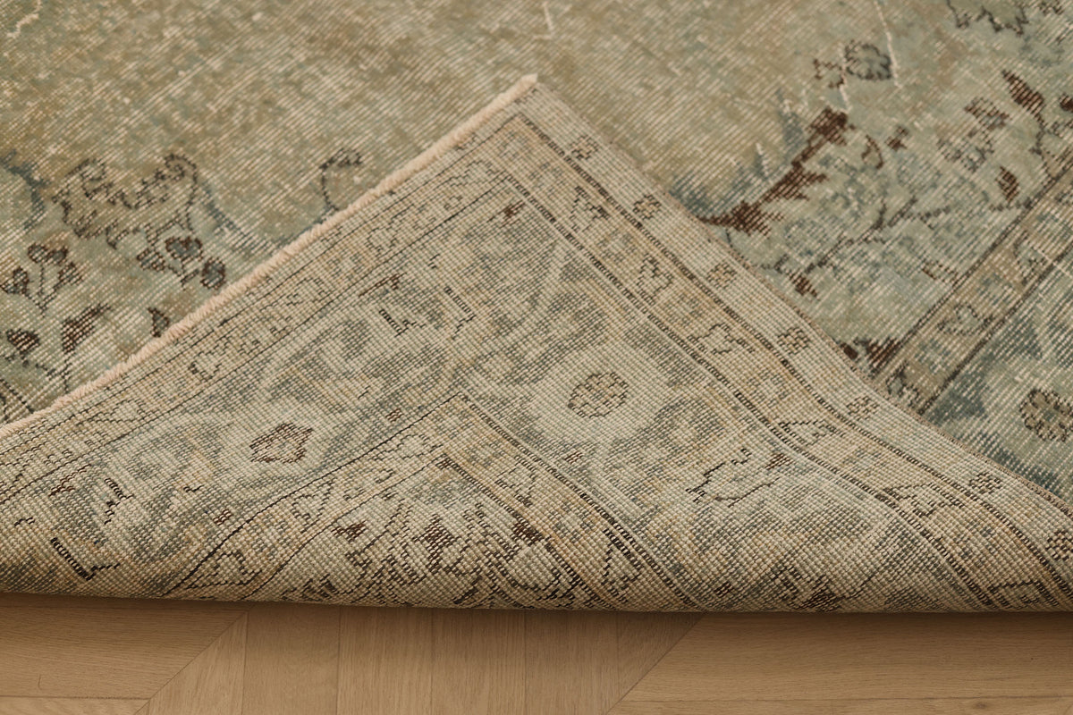 Vintage Isparta Turkish Area Rug 6x10 ft — Beige & Gray Floral (No. 53919)