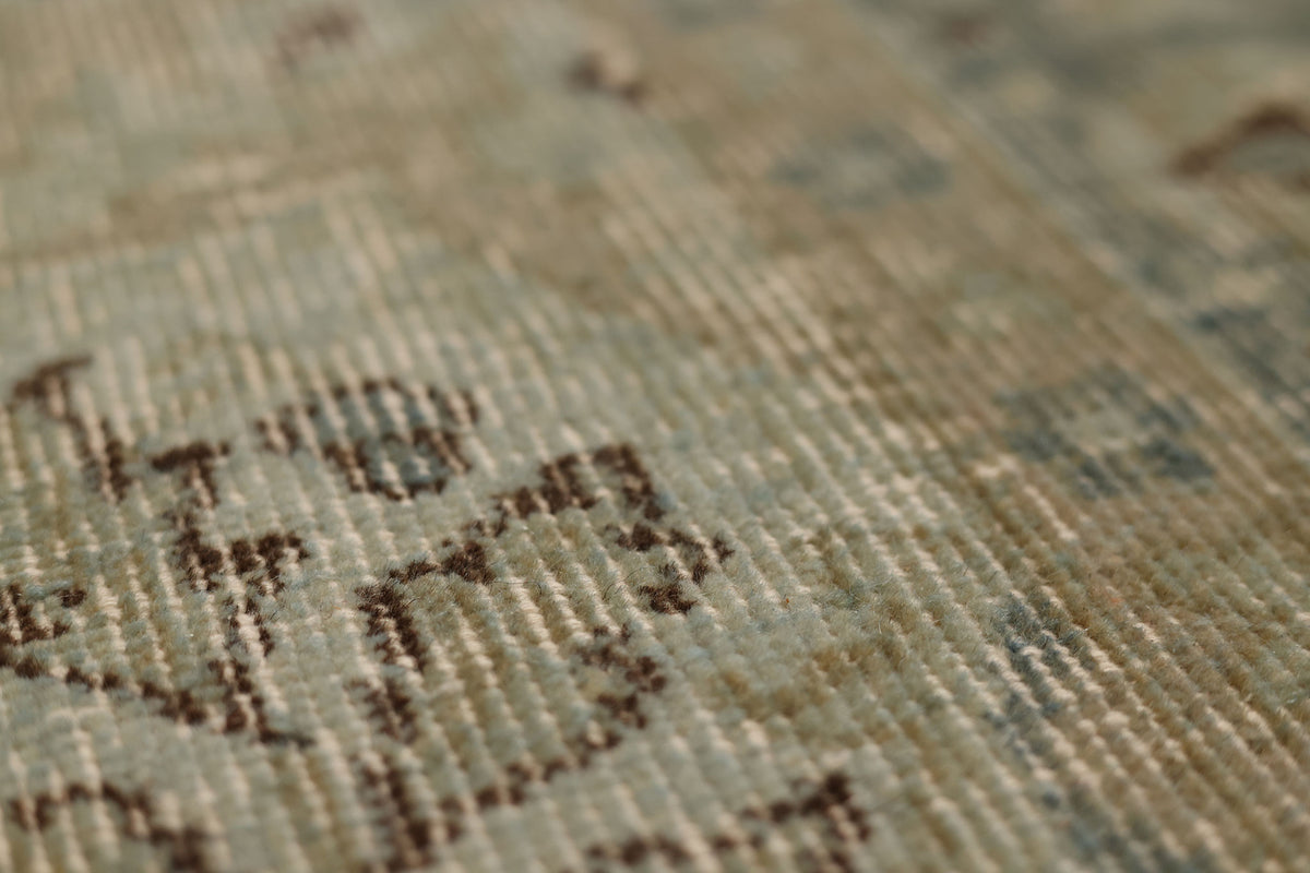 Vintage Isparta Turkish Area Rug 6x10 ft — Beige & Gray Floral (No. 53919)