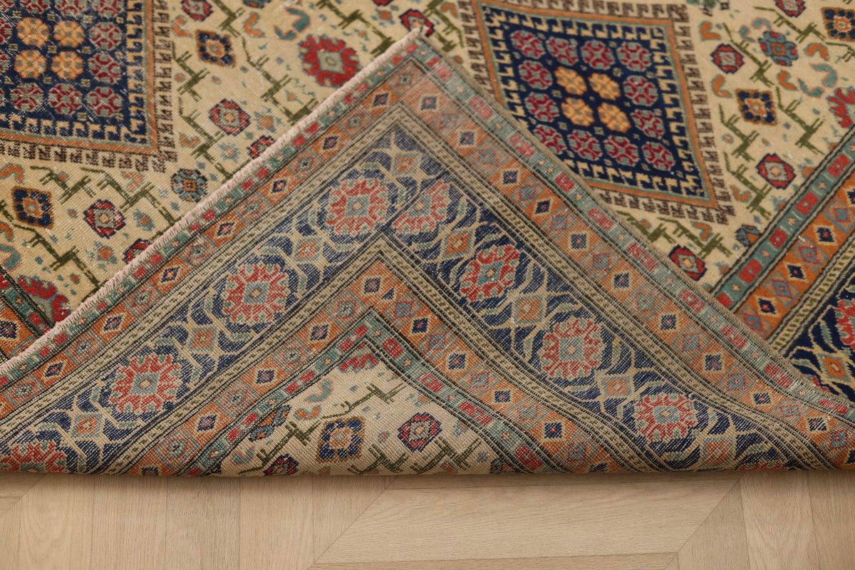 Vintage Kayseri Turkish Area Rug 6x9 ft — Beige & Red Geometric