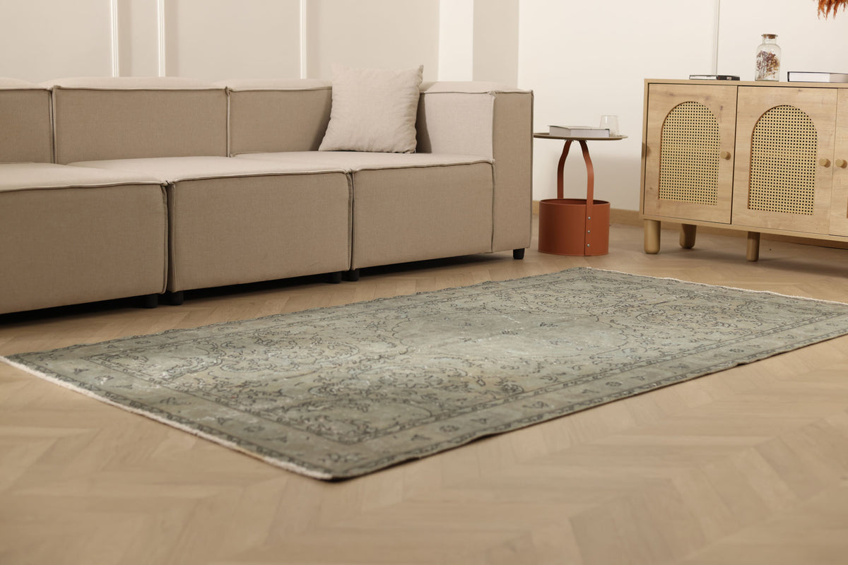 Vintage Isparta Turkish Area Rug 4x8 ft — Beige & Gray Floral