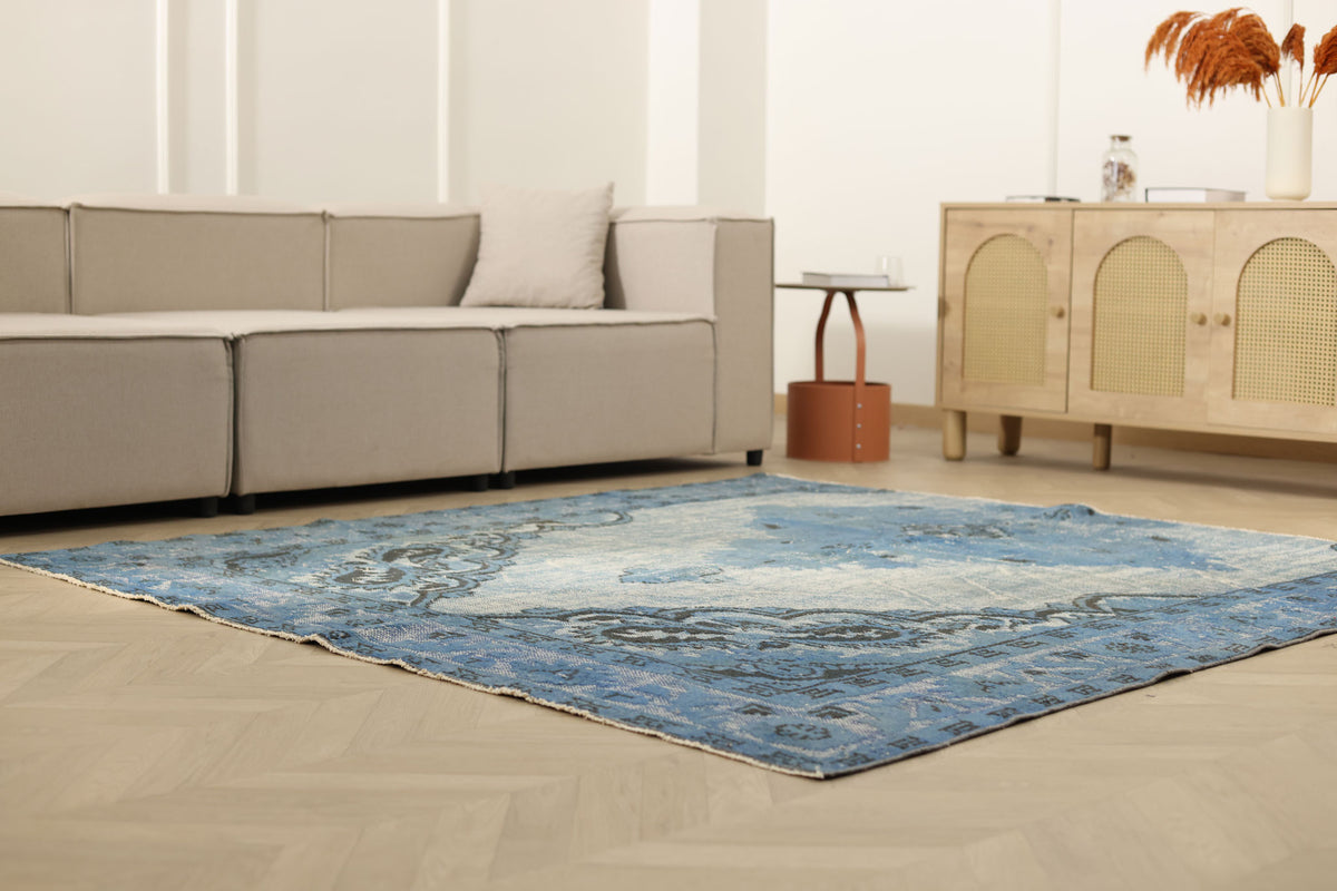 Vintage Manisa Turkish Area Rug 6x7 ft — Blue Floral