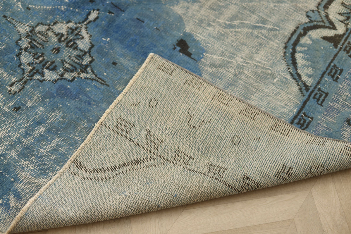 Vintage Manisa Turkish Area Rug 6x7 ft — Blue Floral