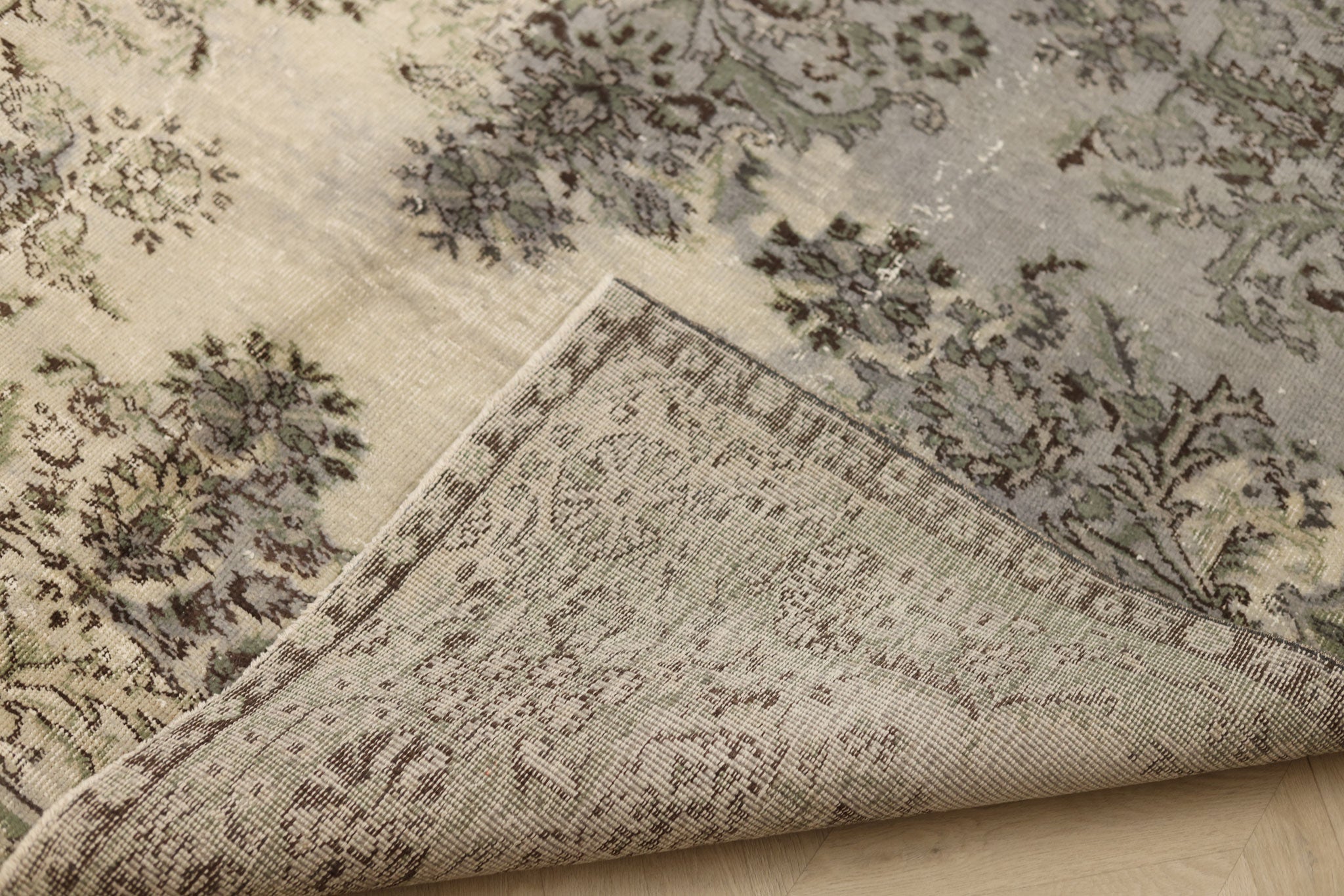 Vintage Isparta Turkish Area Rug 5x8 ft — Beige & Gray Floral (No. 55187)