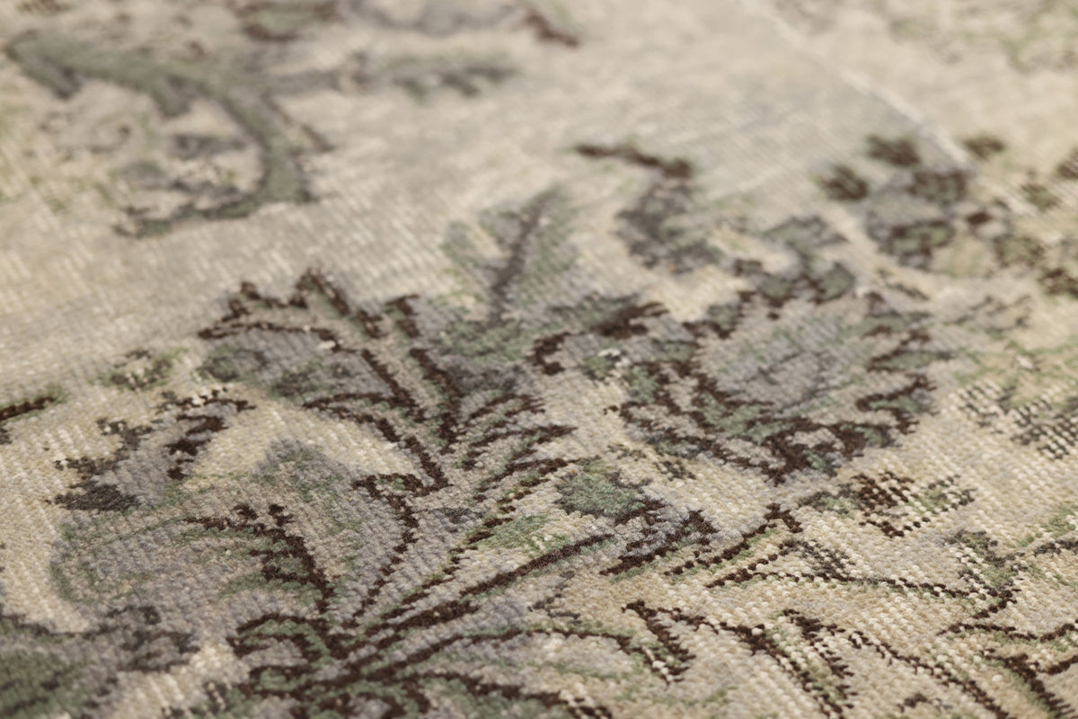 Vintage Isparta Turkish Area Rug 5x8 ft — Beige & Gray Floral (No. 55187)