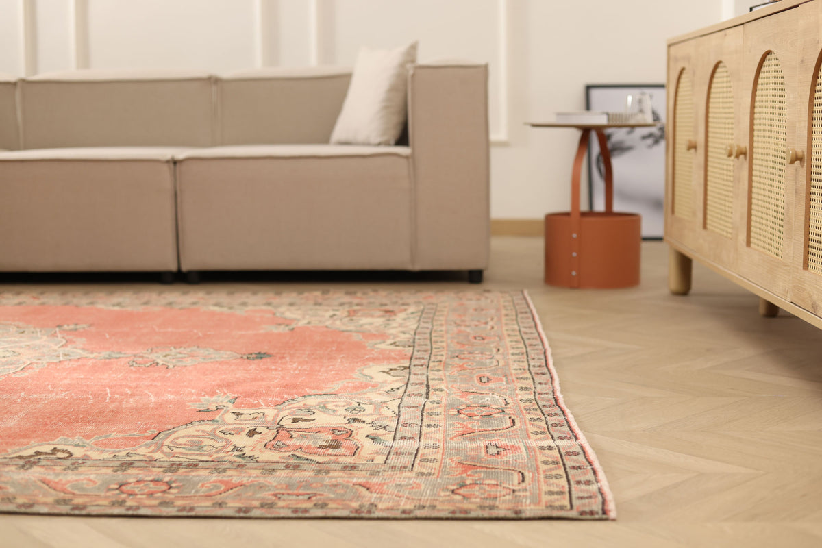 Vintage Isparta Turkish Area Rug 6x10 ft — Red Floral (No. 55199)