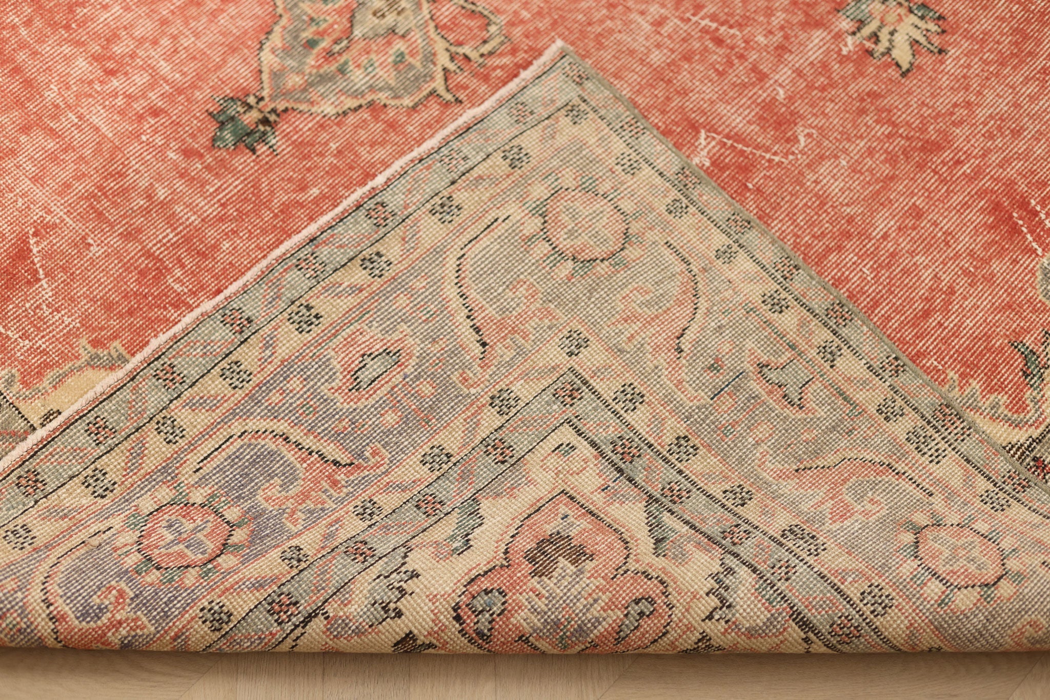 Vintage Isparta Turkish Area Rug 6x10 ft — Red Floral (No. 55199)