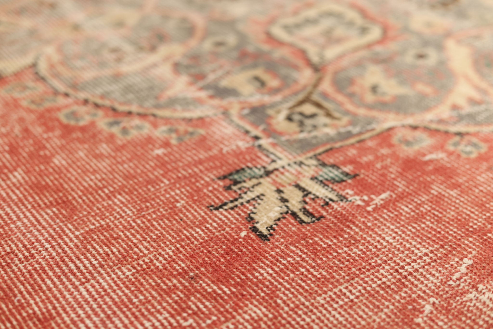 Vintage Isparta Turkish Area Rug 6x10 ft — Red Floral (No. 55199)