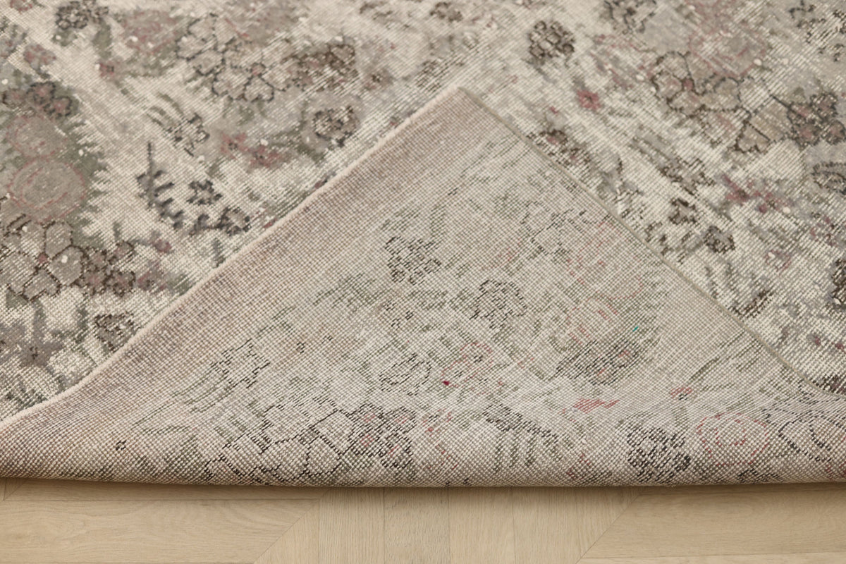 Vintage Isparta Turkish Area Rug 5x9 ft — Gray Floral (No. 55385)