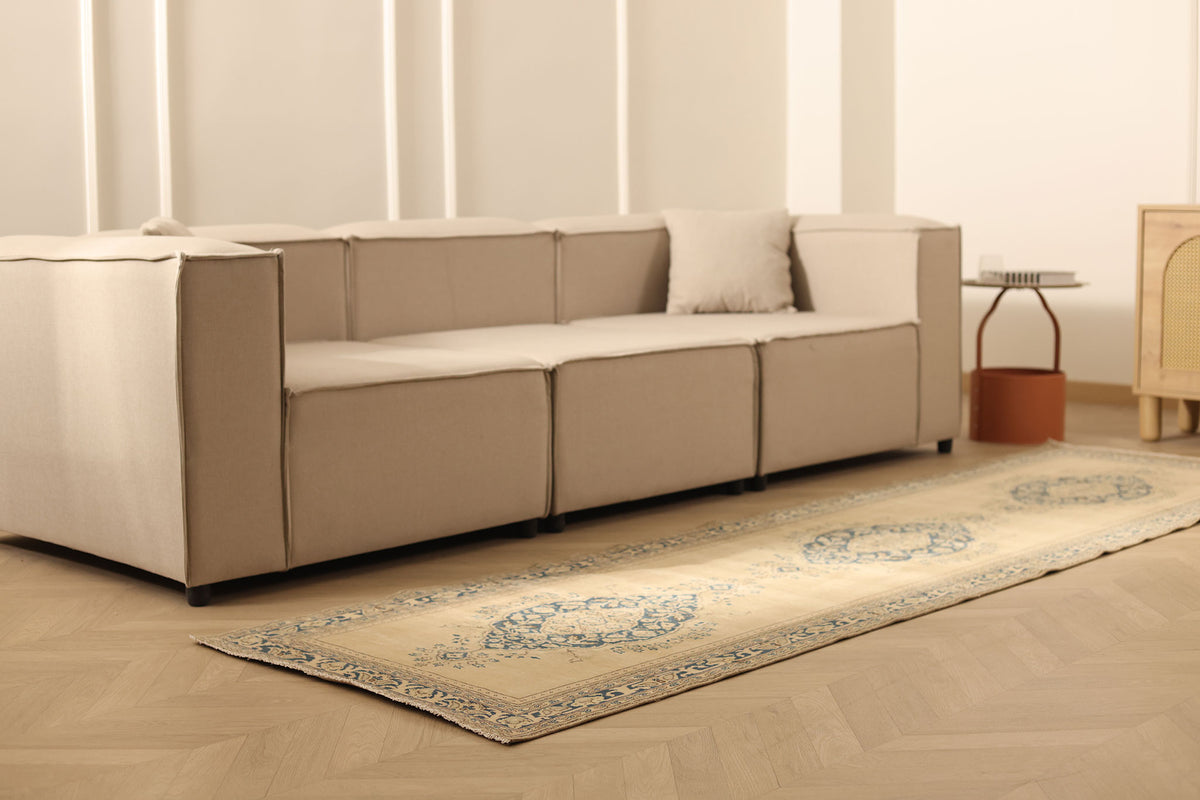 Othvaret Persian Style Runner Rug