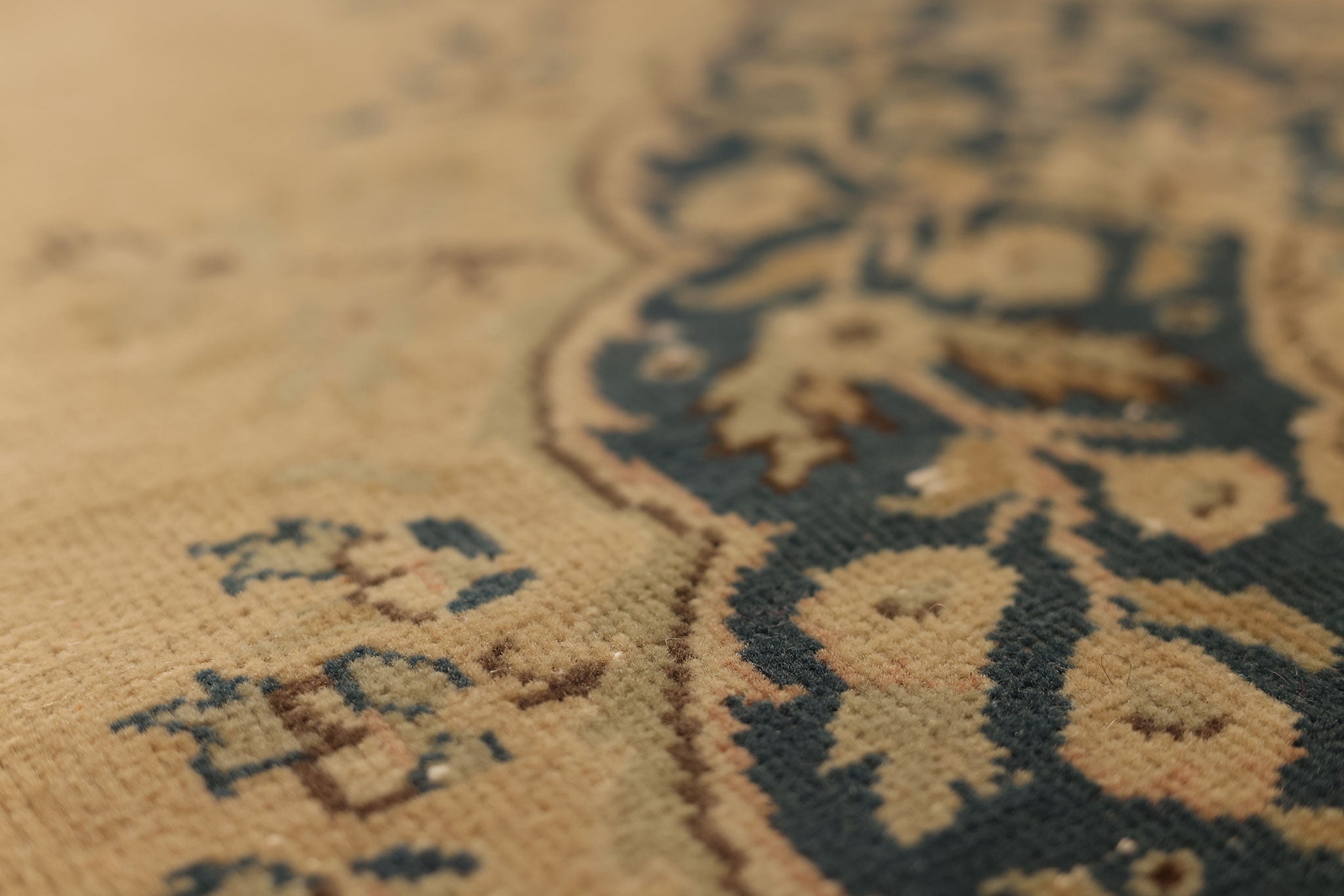 Othvaret Persian Style Runner Rug