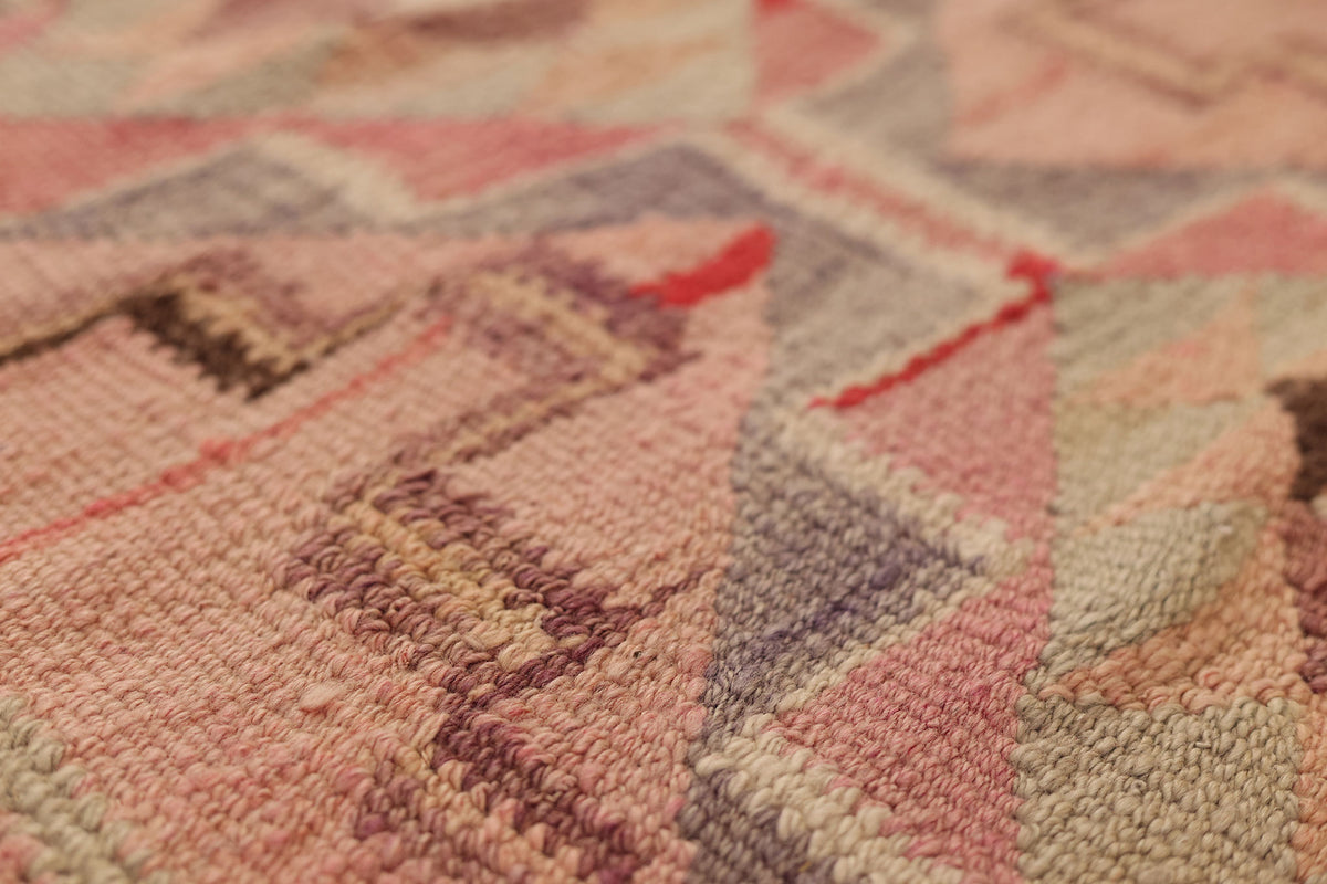 Hekhurethun Persian Style Kilim Runner Rug
