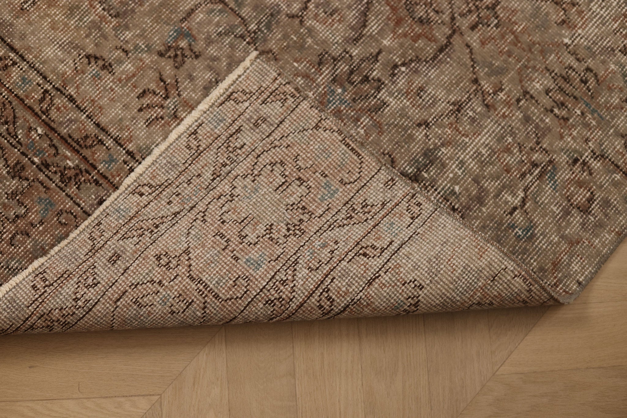 Vintage Isparta Turkish Runner Rug 2x9 ft — Gray & Brown Floral