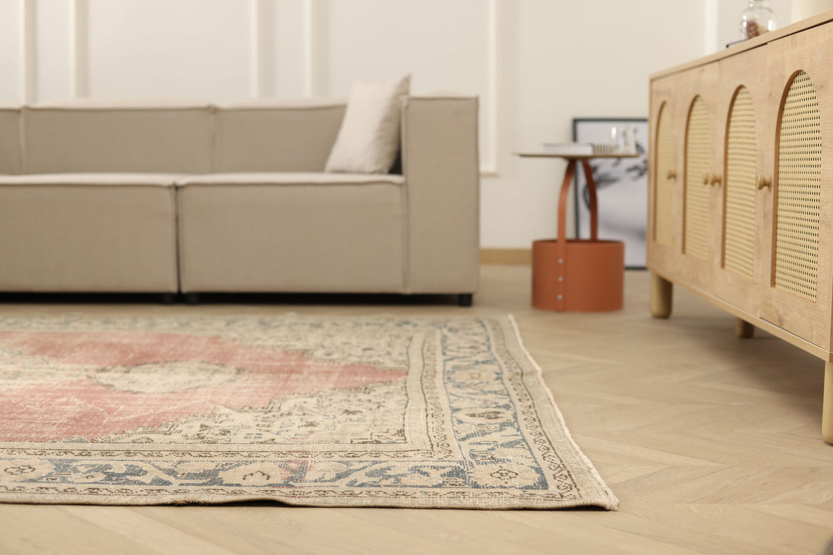 Vintage Isparta Turkish Area Rug 6x9 ft — Red & Beige Floral (No. 56117)