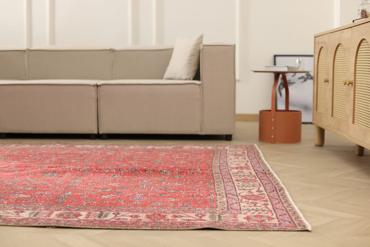 Vintage Isparta Turkish Area Rug 6x10 ft — Red Floral (No. 56142)