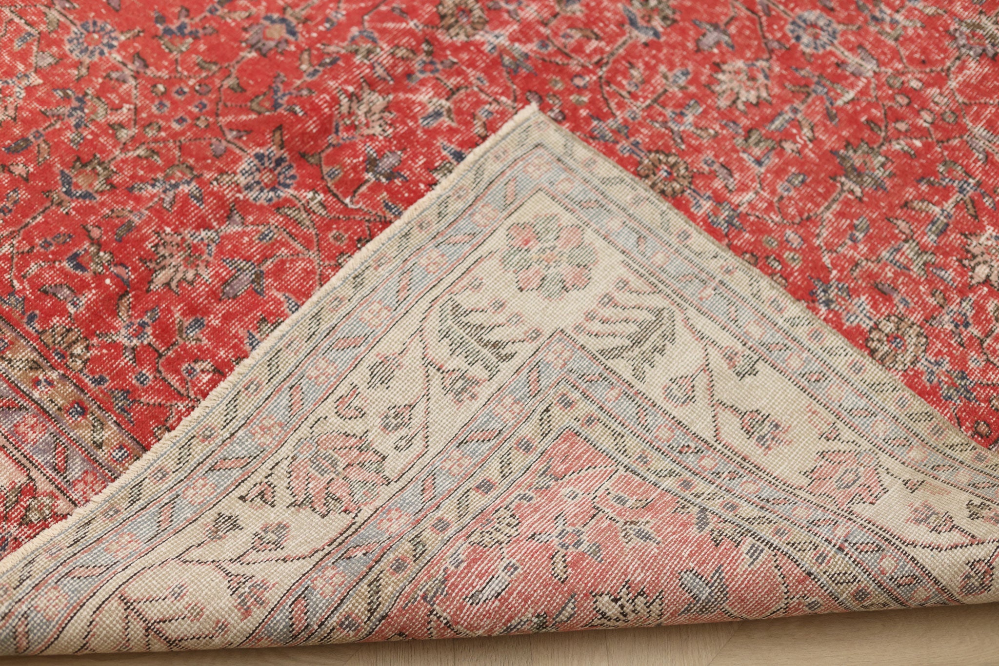 Vintage Isparta Turkish Area Rug 6x10 ft — Red Floral (No. 56142)