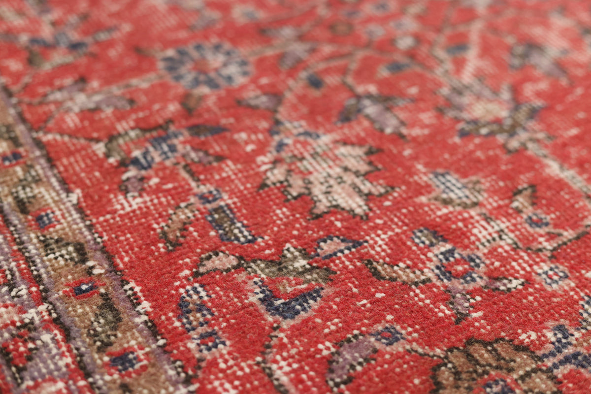 Vintage Isparta Turkish Area Rug 6x10 ft — Red Floral (No. 56142)