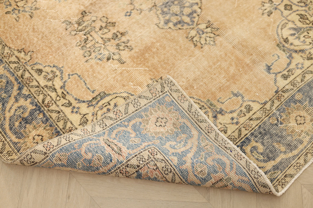 Vintage Isparta Turkish Area Rug 5x8 ft — Beige Floral (No. 56143)