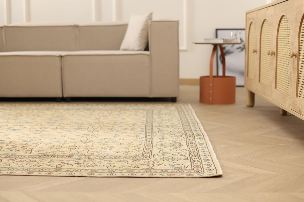 Vintage Isparta Turkish Area Rug 6x10 ft — Beige Floral (No. 56292)