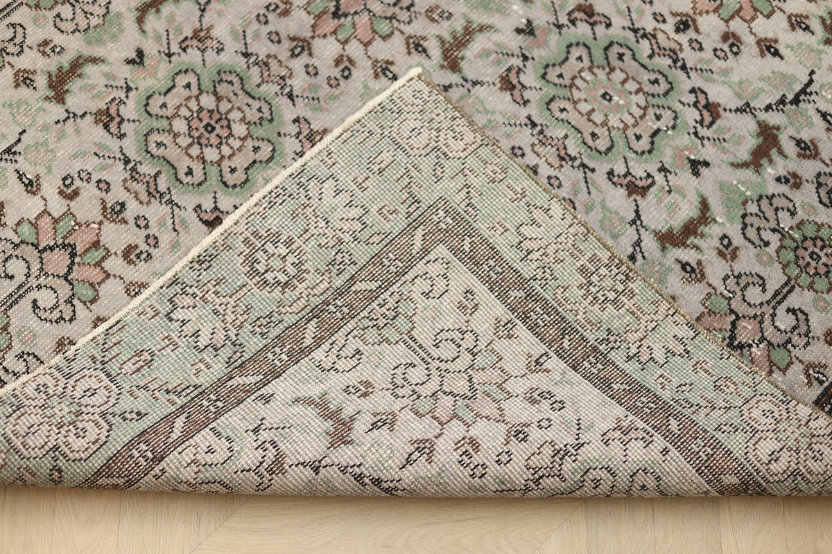 Vintage Isparta Turkish Area Rug 5x9 ft — Gray Floral (No. 58817)