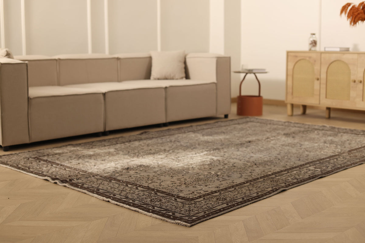 Vintage Isparta Turkish Area Rug 6x10 ft — Gray & Brown Floral (No. 58819)