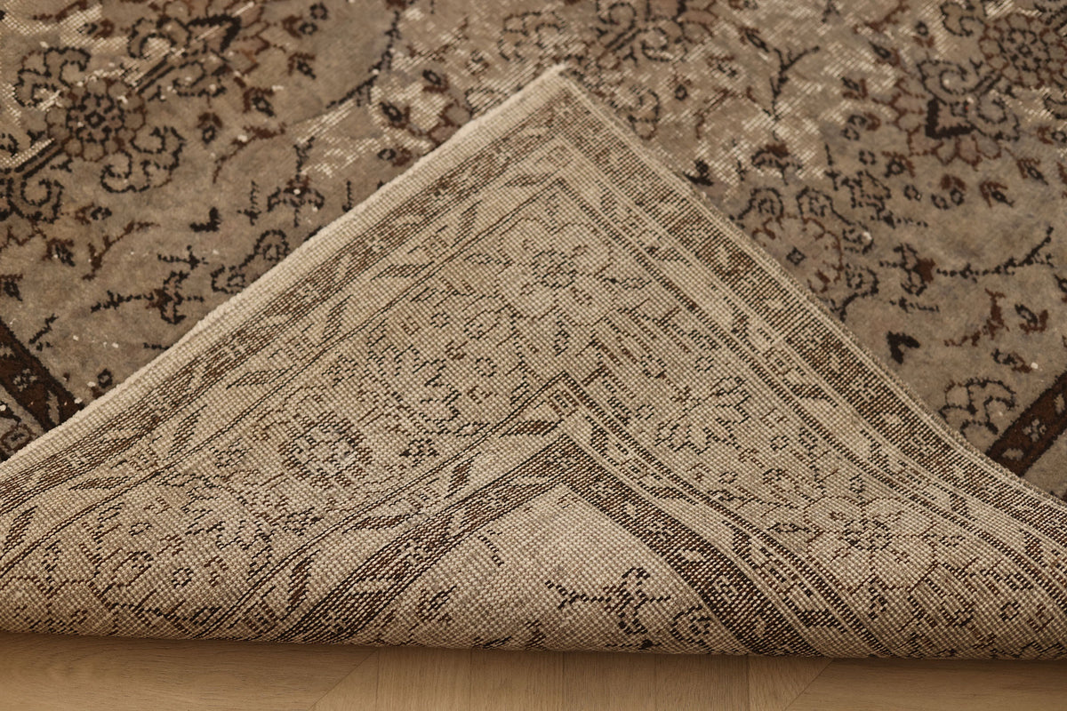 Vintage Isparta Turkish Area Rug 6x10 ft — Gray & Brown Floral (No. 58819)