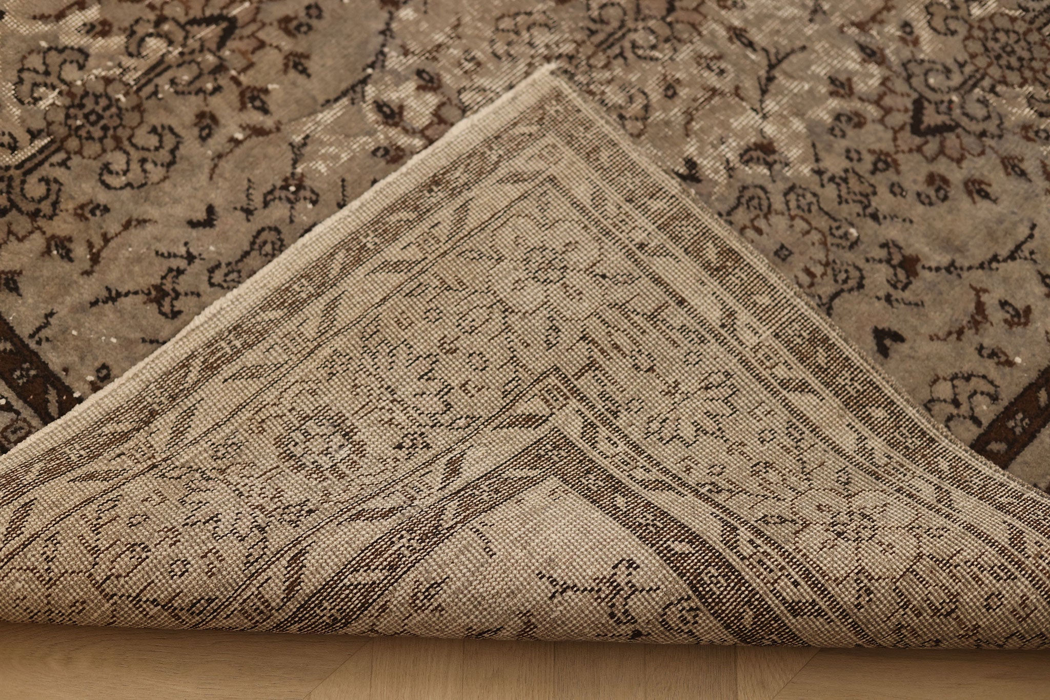 Vintage Isparta Turkish Area Rug 6x10 ft — Gray & Brown Floral (No. 58819)